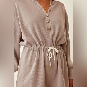 Grey State - Vale Jumper in Washed Toast